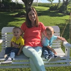 Meet your Posher, Lora